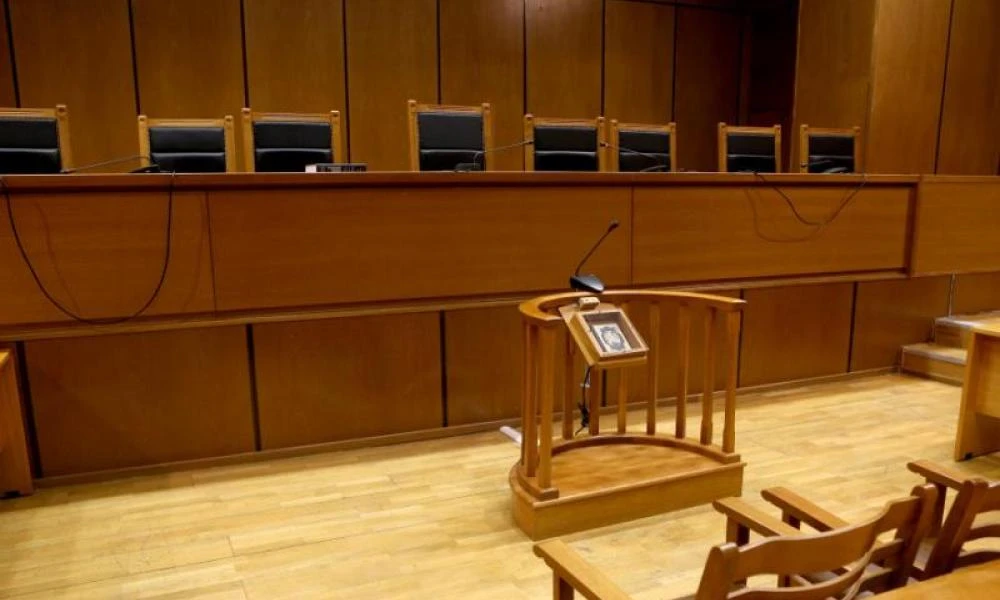 Ηράκλειο: Φυλάκιση για τον 40χρονο που «έσπασε» στο ξύλο σύζυγο, κόρη και γιαγιά